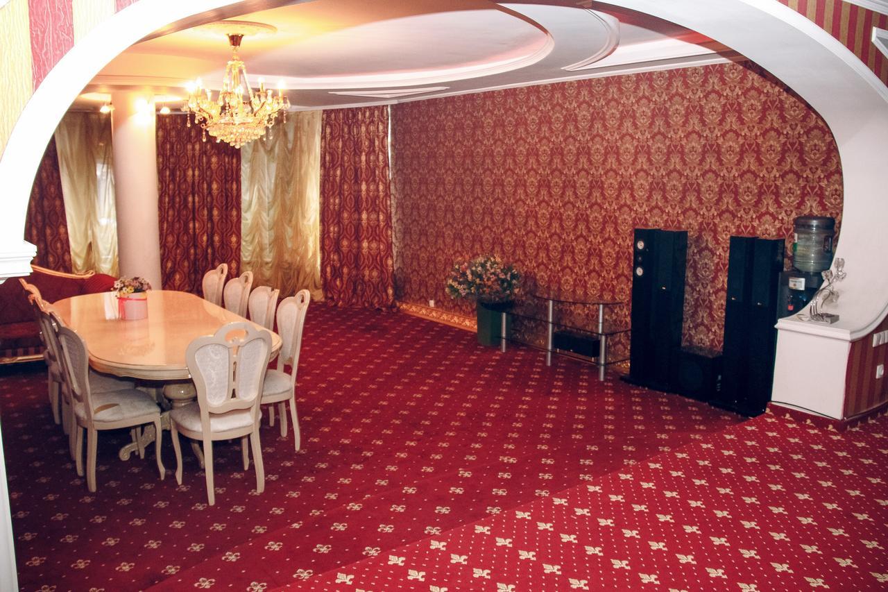 Hotel Gold Lion Chişinǎu Buitenkant foto