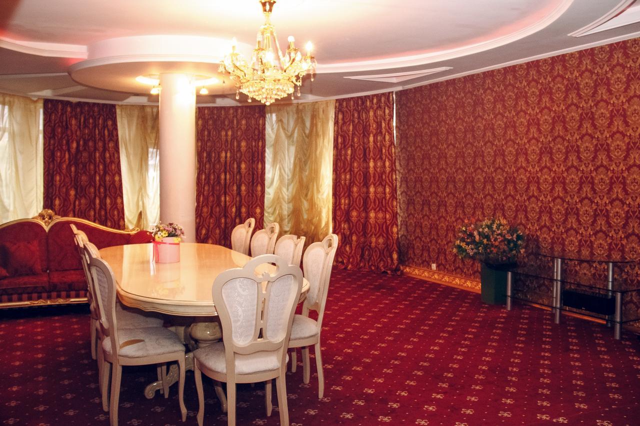 Hotel Gold Lion Chişinǎu Buitenkant foto