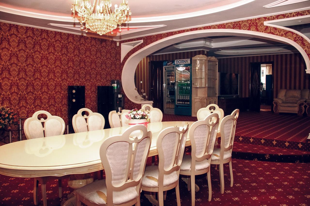 Hotel Gold Lion Chişinǎu Buitenkant foto